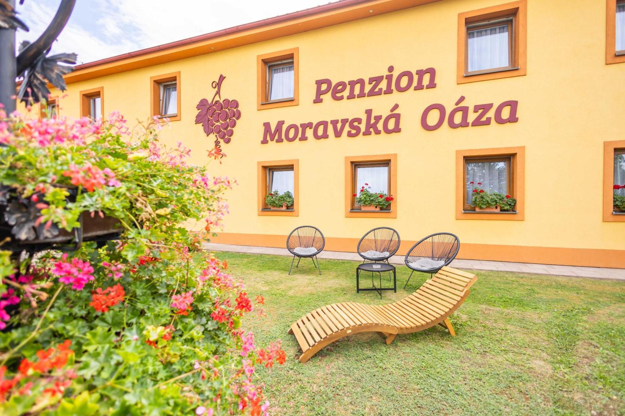 Penzion Moravská oáza Valtice Esterno foto